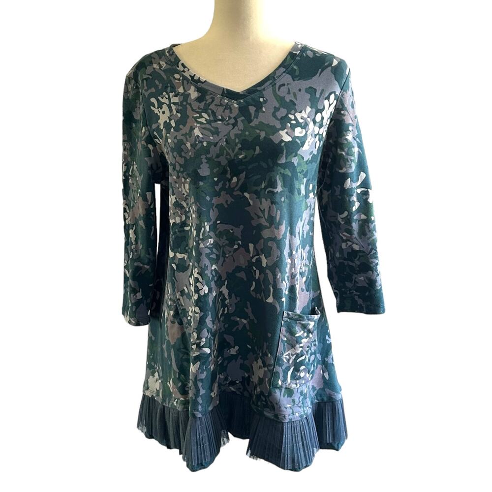LOGO Lounge V Neck Tunic Front Pockets Ruffle Hem Abstract M